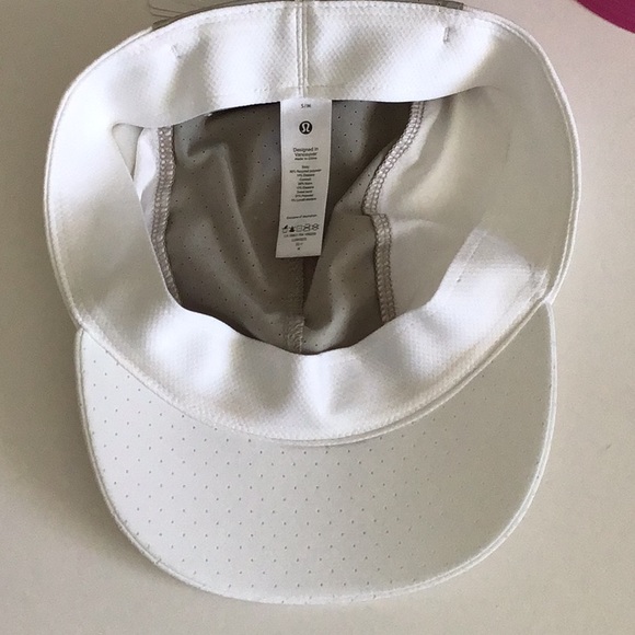 Lululemon Run/Train Hat - Picture 6 of 8